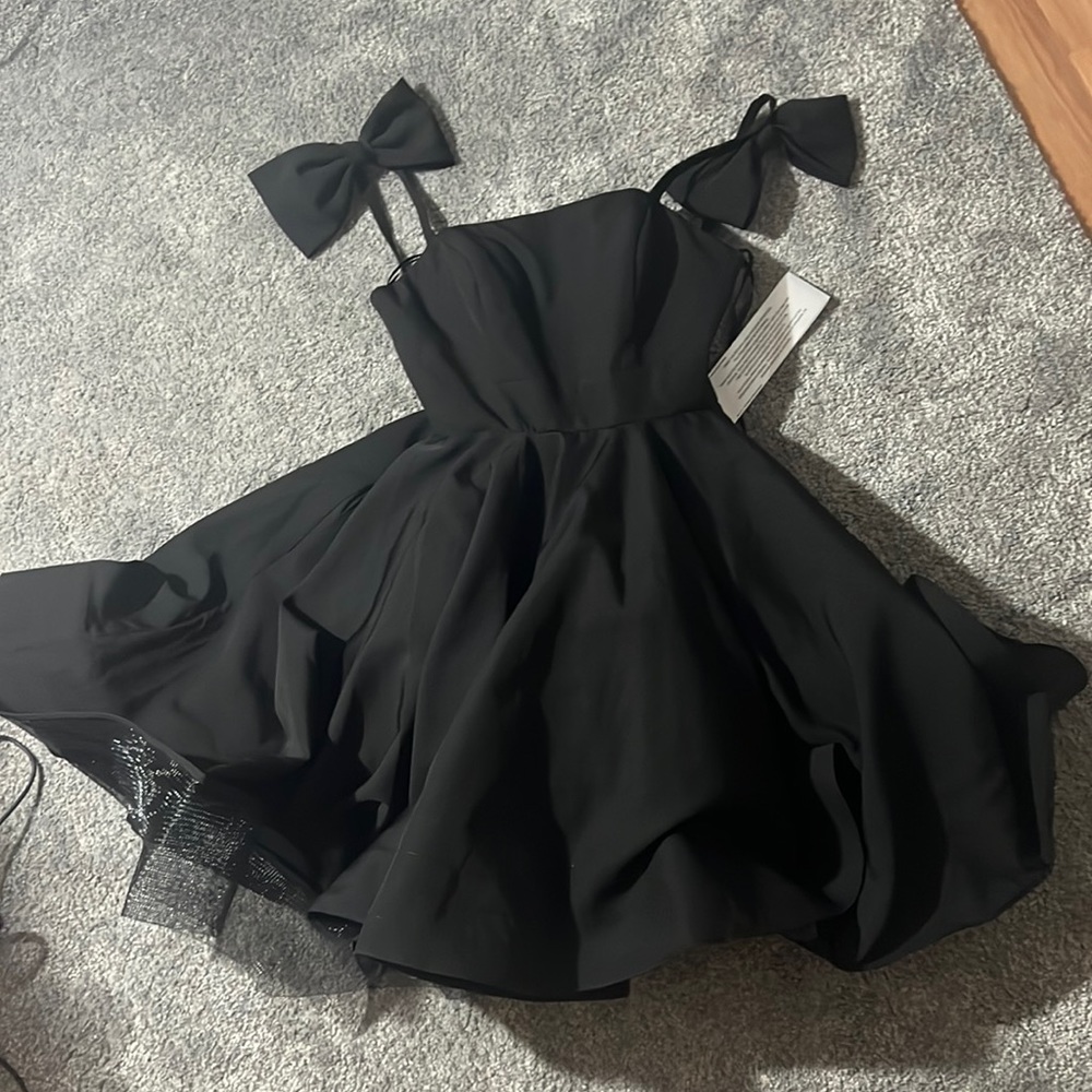 NWT super cute mini dress, size 4